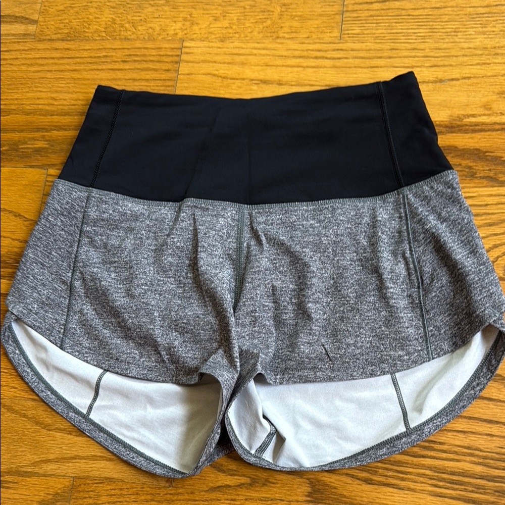 Black and Heathered Grey Lululemon Speed ups 2.5 inch, Size 0